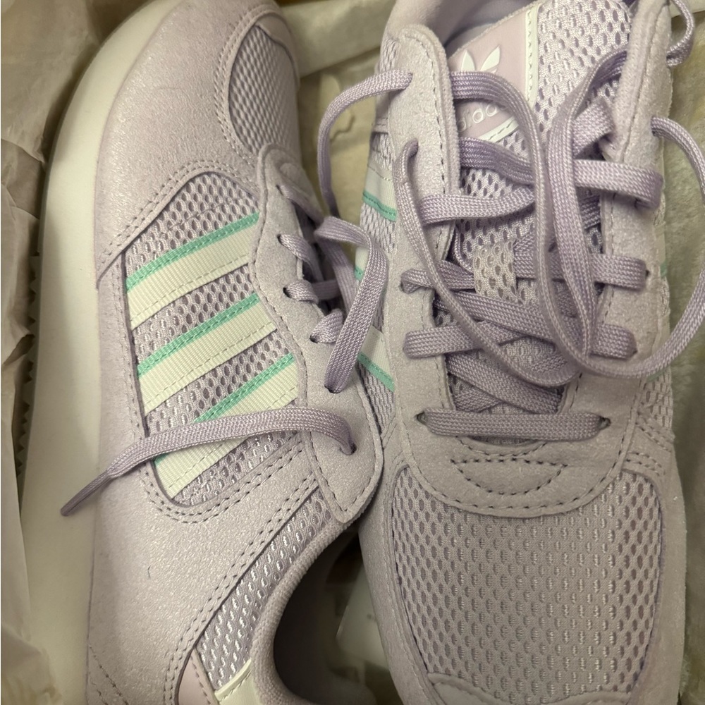 Adidas Tennis shoes